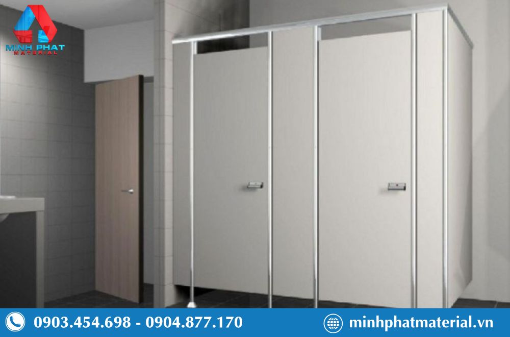 Nhựa Mica ứng dụng làm tấm ngăn nhà vệ sinh tiện lợi