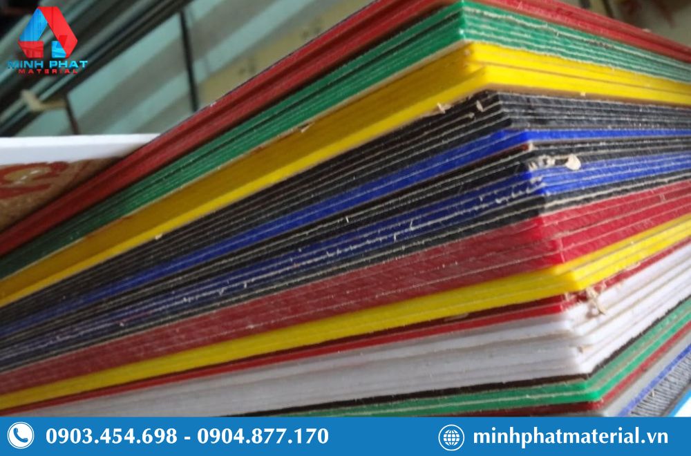 Tấm nhựa mica có độ dày và kích thước khác nhau