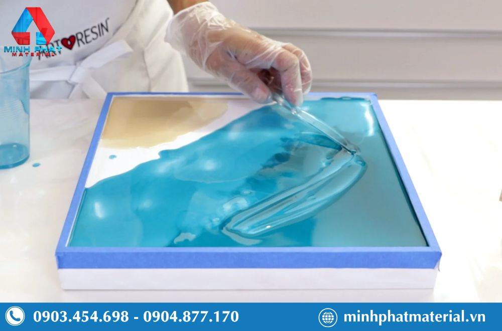 Nhựa Epoxy là gì? Ứng dụng, đặc tính và hướng dẫn sử dụng chi tiết